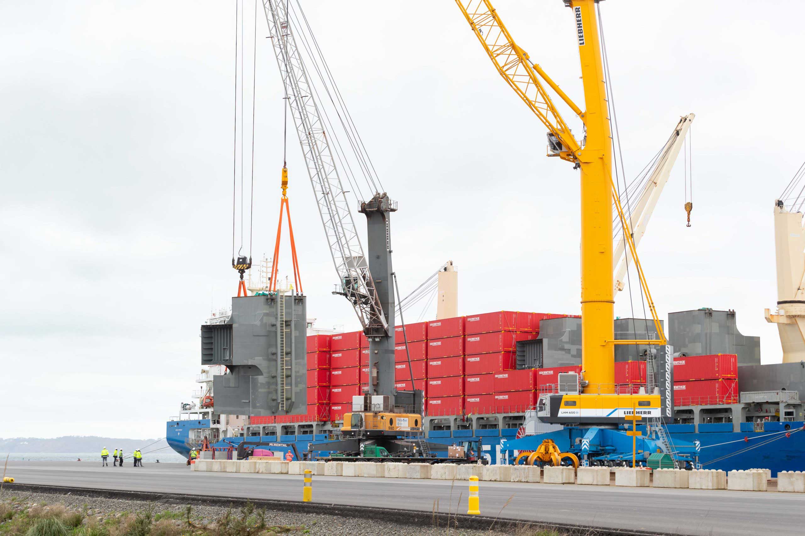 dechargement--blocs-port-vue-large